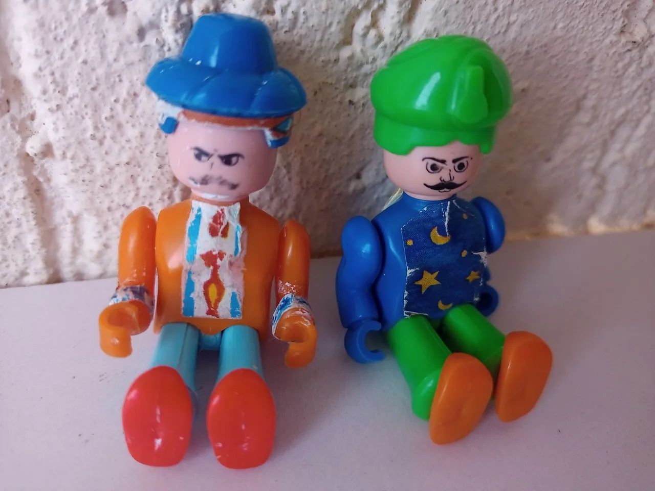 Miniaturas  KinderOvo Colecionáveis - Bonecos Antigos - Foto 3