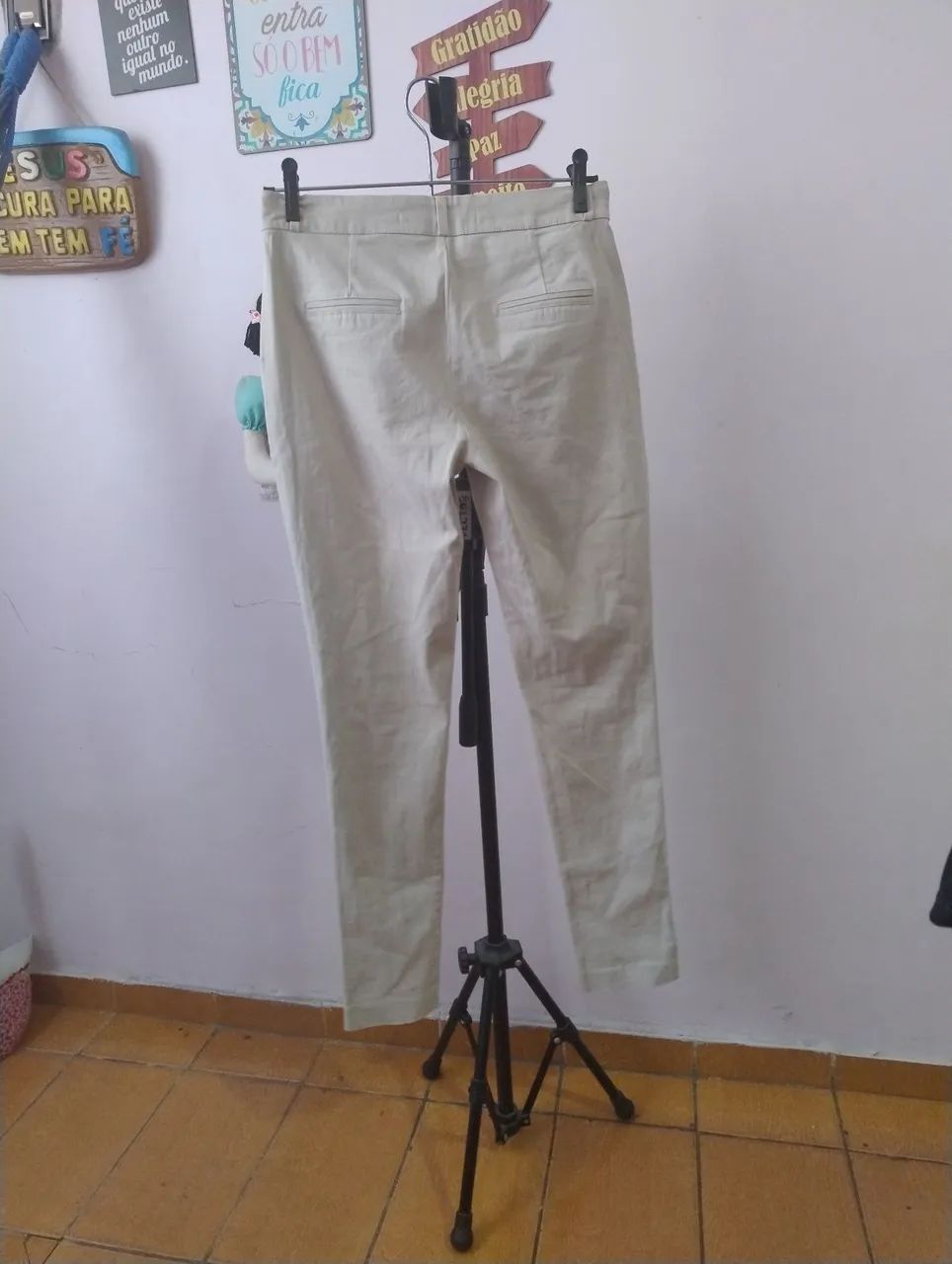 Calça Social gelo (semi nova). - Foto 2