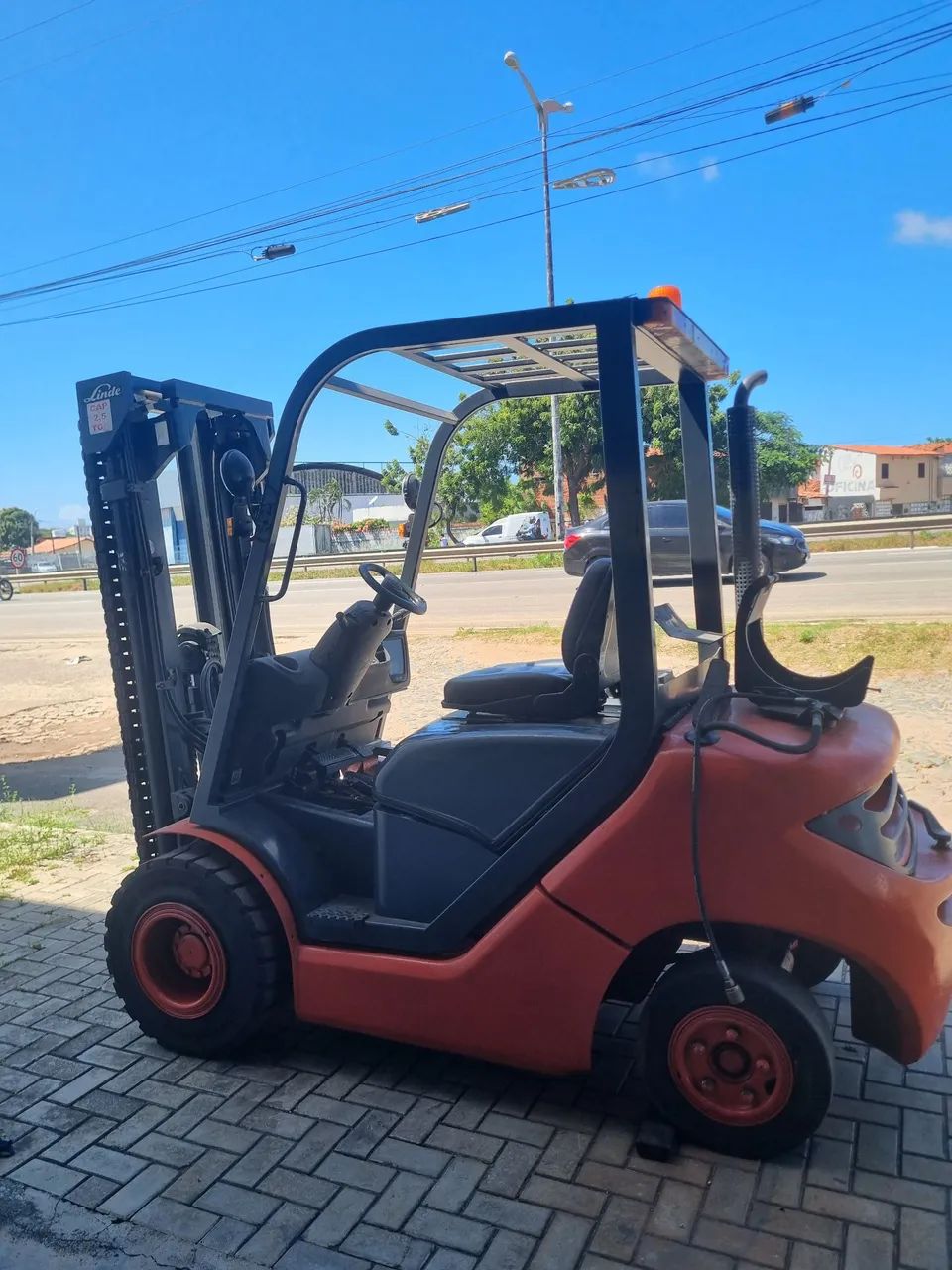 Empilhadeira Combustão 2.5 tn