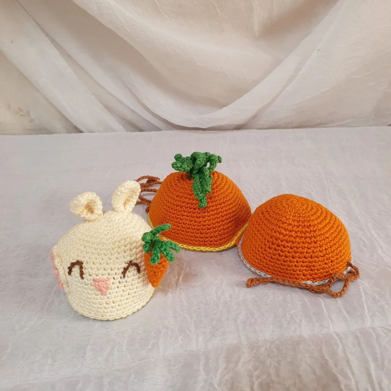 Ovo de crochê  com trás formação em coelho e pintinho  - Foto 3