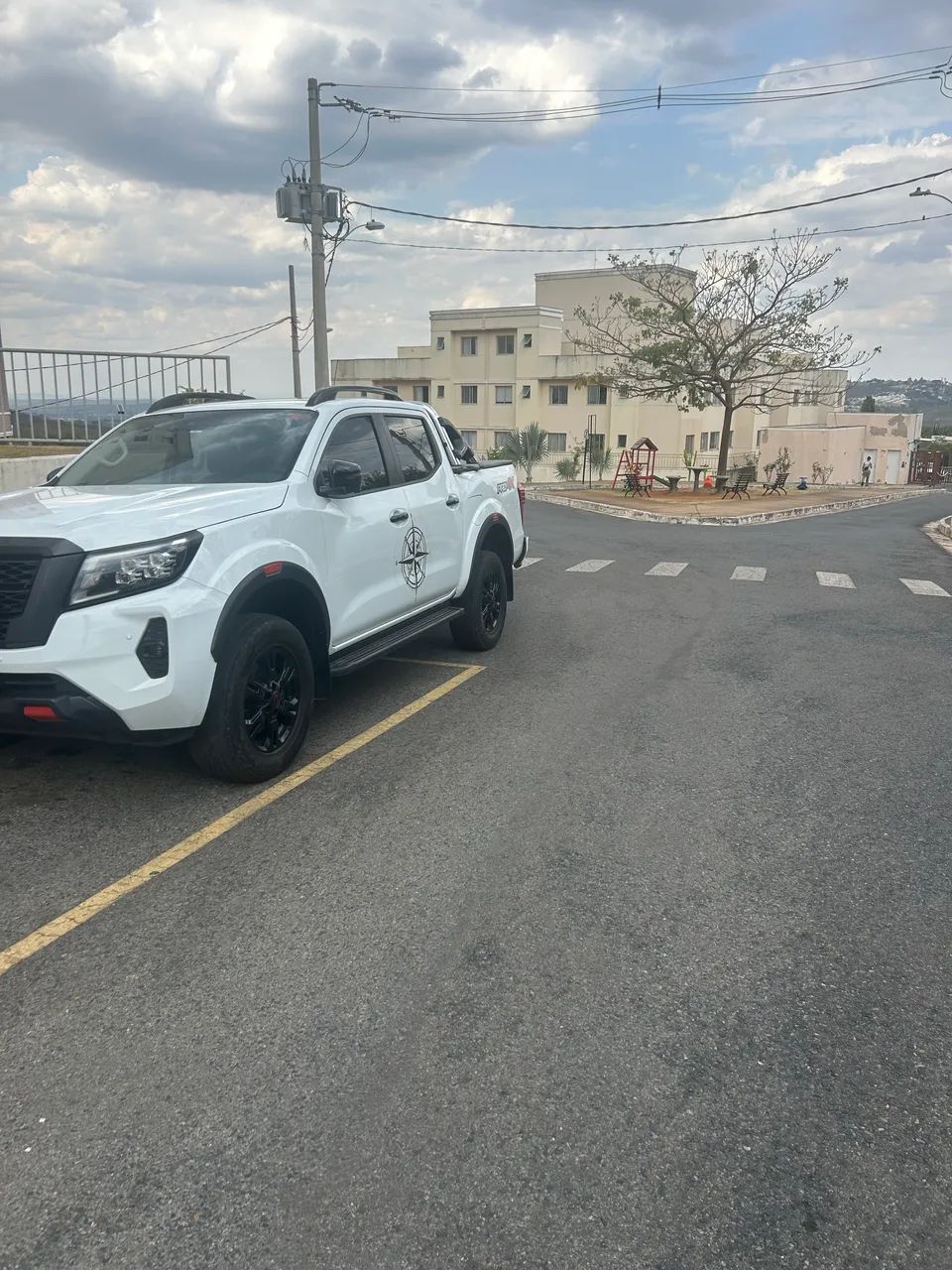 Nissan Frontier Pro4x CD 4X4 2.3 Bi-TB Die. AUT 2024 - Foto 4