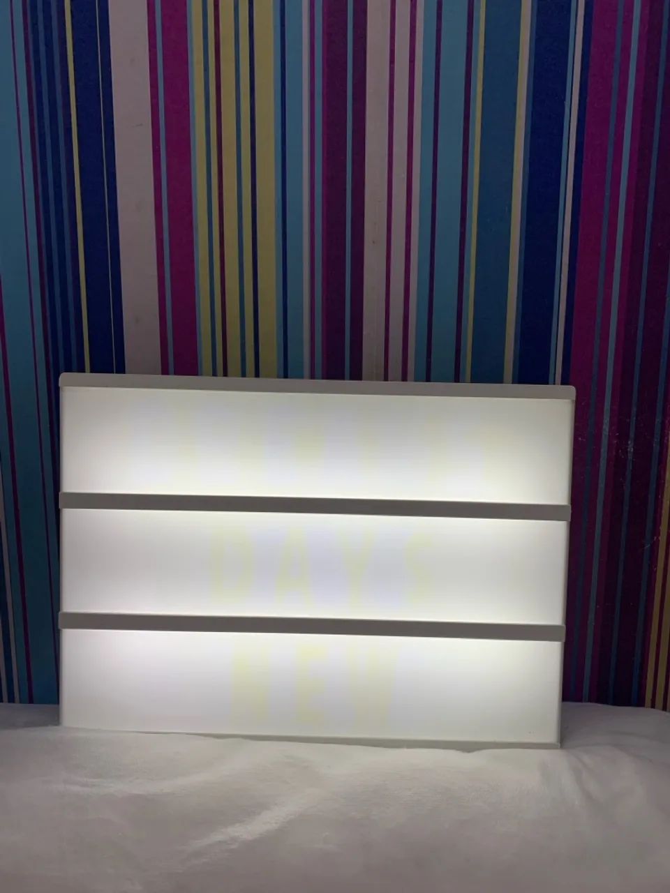 Quadro Decorativo LED Luminária + Pilhas + 93 Símbolos - Sem cabo! - Foto 3
