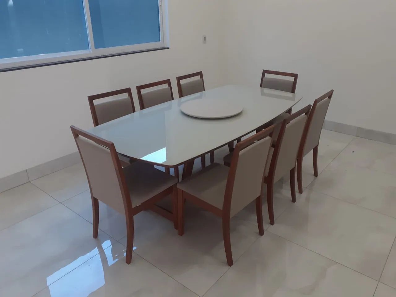 Mesa oito de madeira pronta entrega 