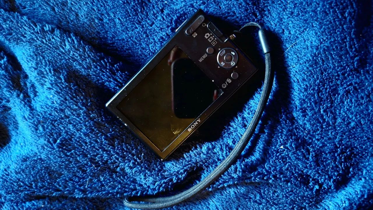 camera digital cybershot sony 10.1 megapixel com todos acessórios originais - Foto 4