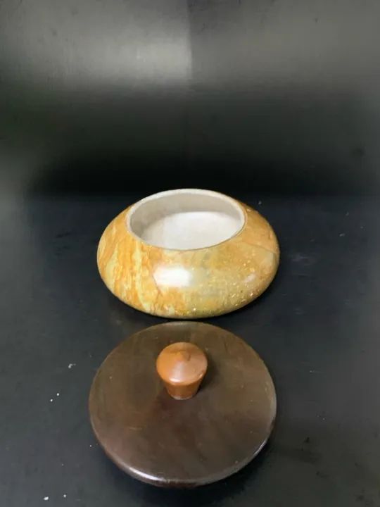 Pote em Pedra Sabão com tampa de madeira   - Foto 3