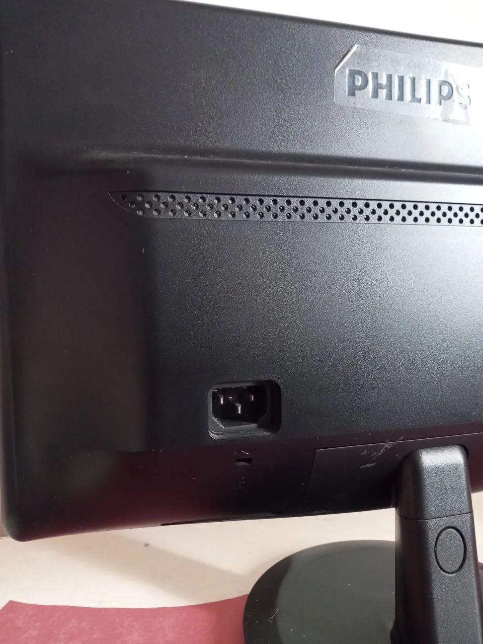 Monitor Philips LCD Led- 166v3L 15" - Foto 3