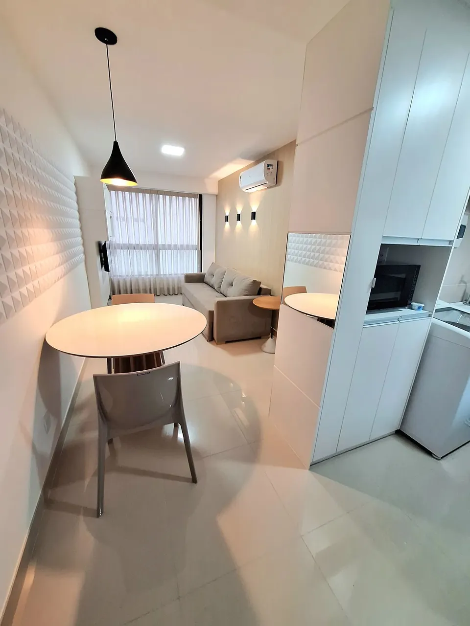 Aluguel Lindo Apt 33m² 1Qt Mobiliado e Projetado, Compl Lazer, Academia, Perto de tudo no