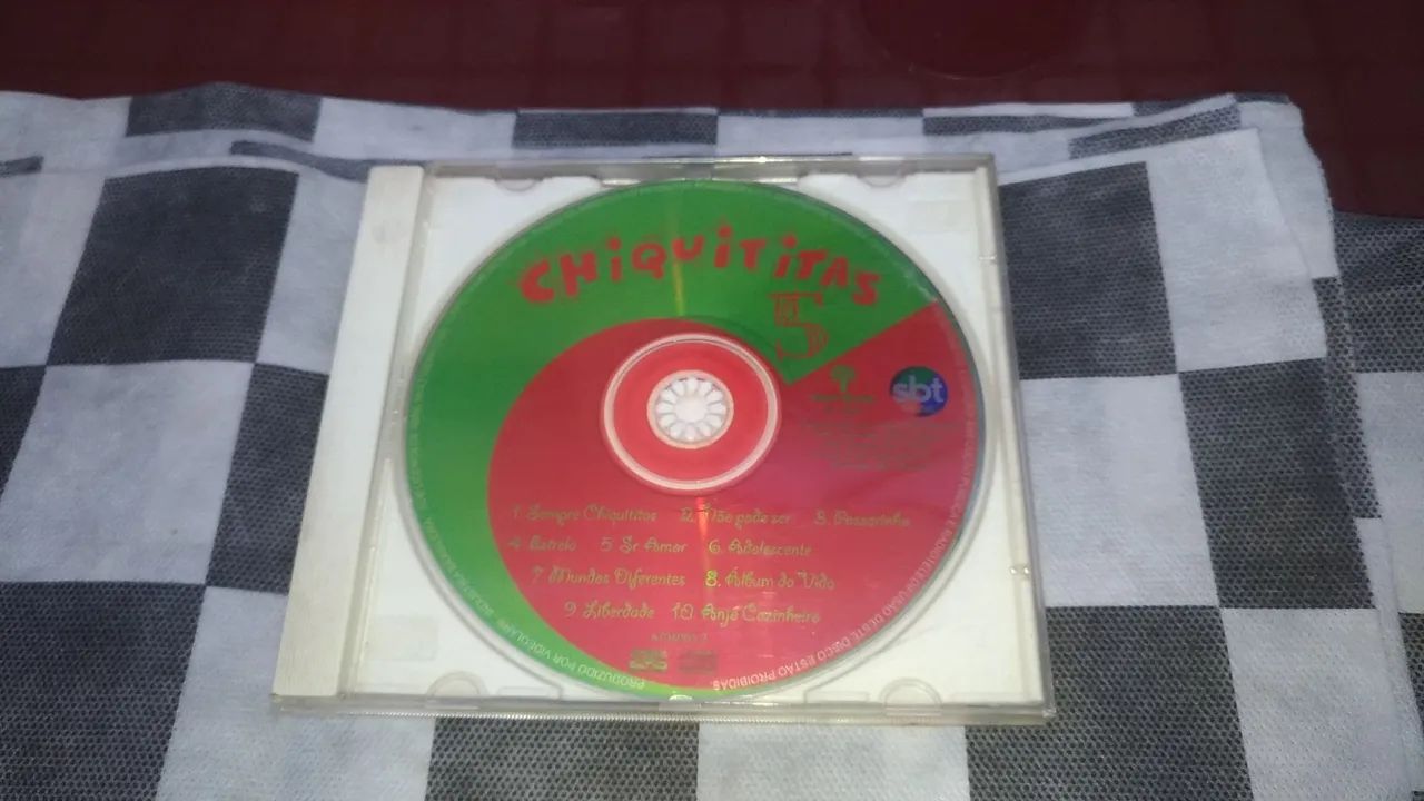 Cd Chiquititas 5, sem o encarte frontal, bom  estado.