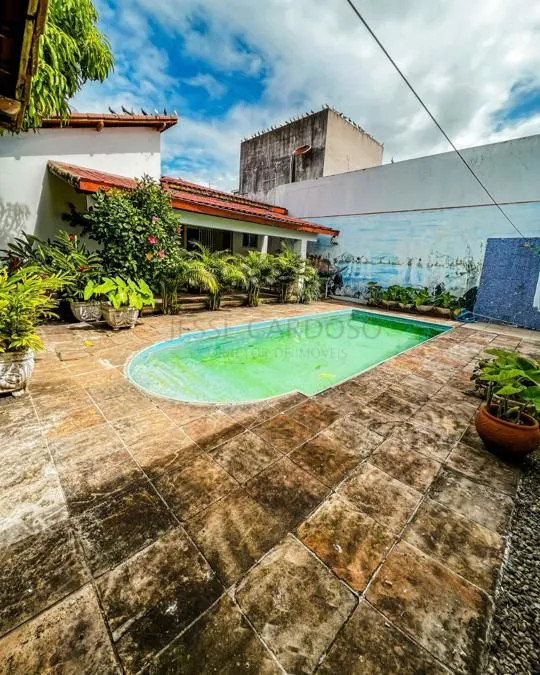 Linda Casa Alto Padrão à Venda em Teixeira de Freitas