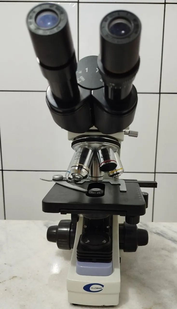 Microscópio Ótico