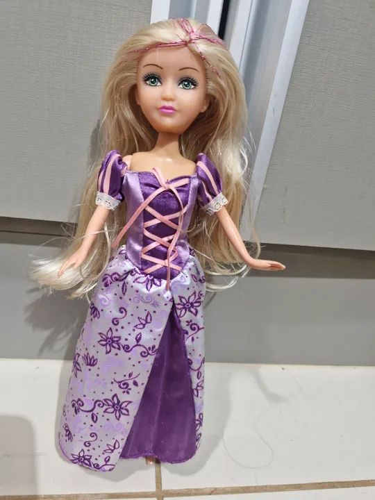 Boneca Princesa Rapunzel - Foto 6