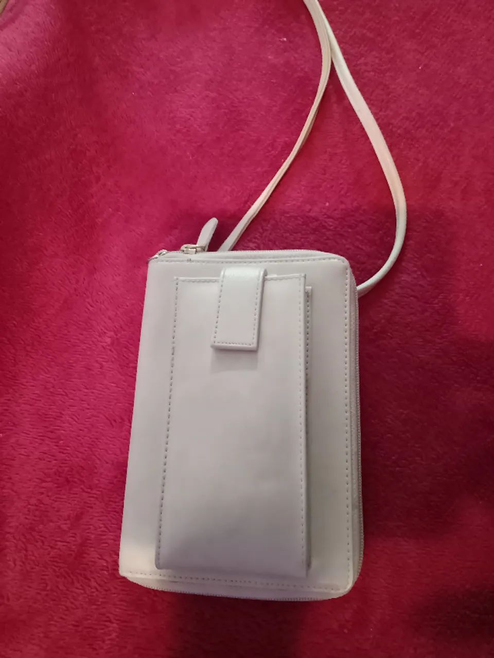 Bolsa em couro na cor nude com ziper comprada nos EUA