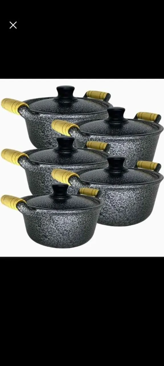 Conjunto de Panelas de alumunio batido com Tampa leve