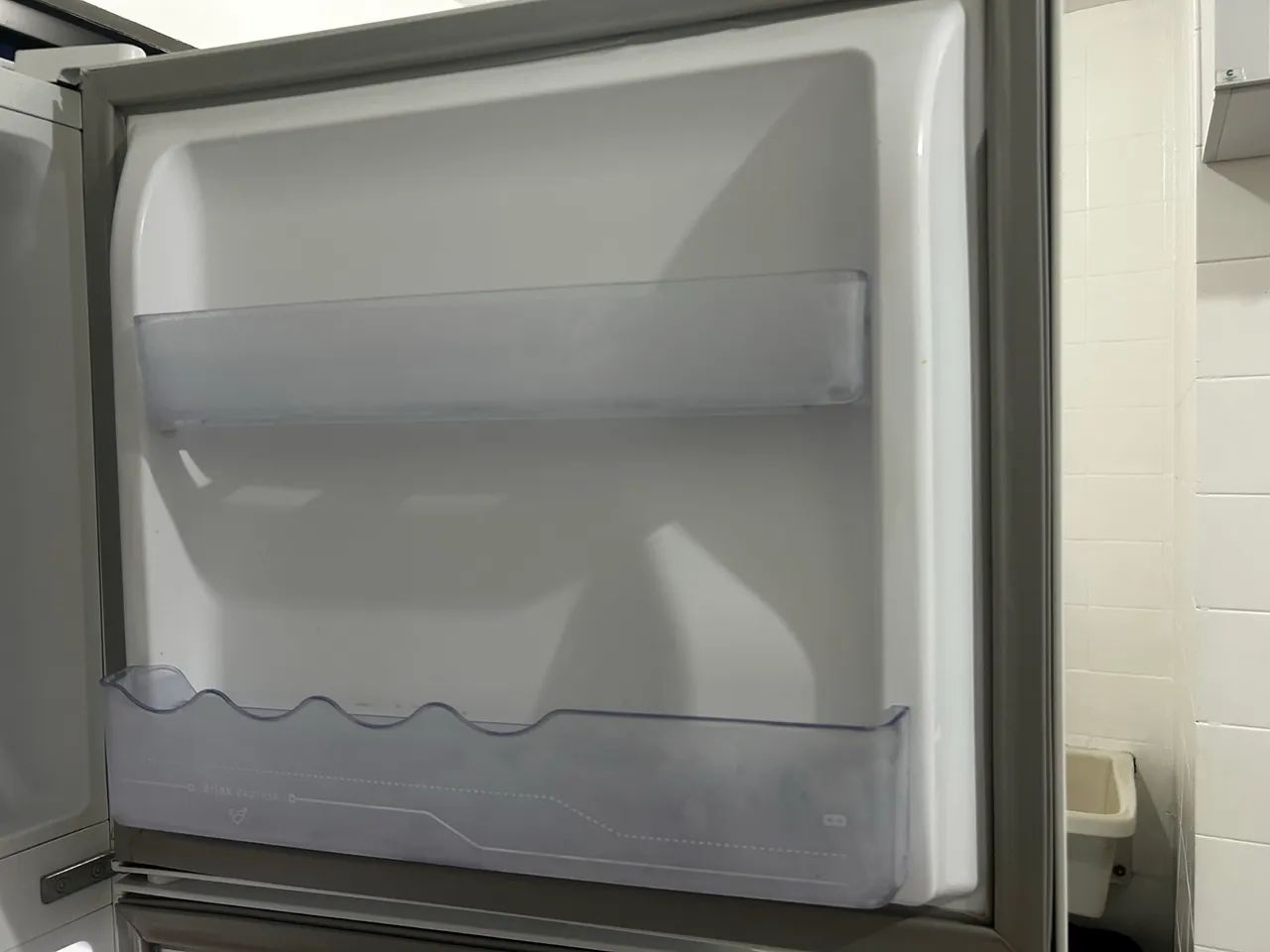 Geladeira frost free 371L - Foto 5