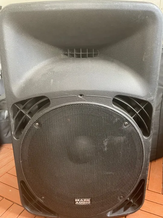 Caixa de som 15" Ativa MARK AUDIO - USADA 300w