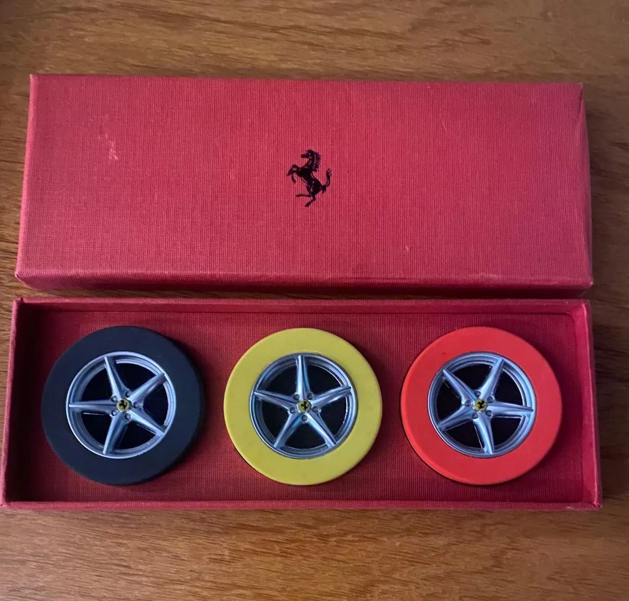 Borrachas Ferrari 3 rodas - Foto 2