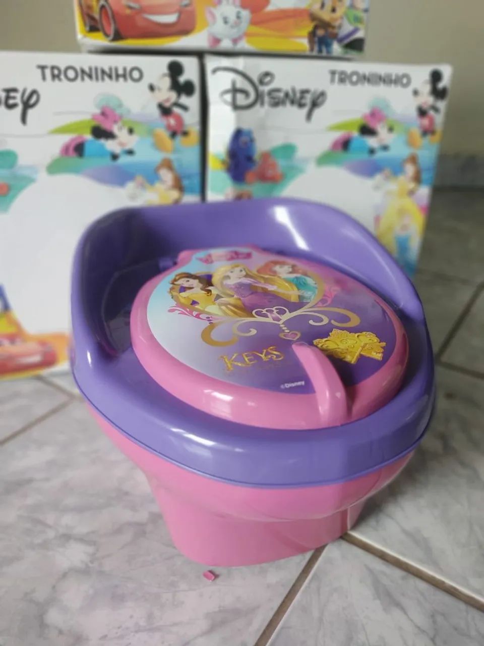 Troninho Infantil Disney Princesas - Novo - Foto 2