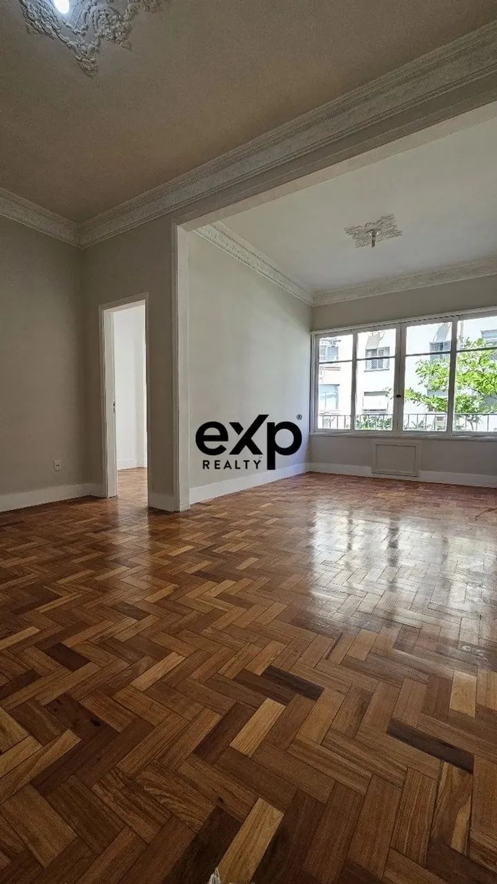 Apartamento Reformado com 3 Quartos à Venda na Quadra da Praia do Leme - Vista Livre, Anda - Foto 3