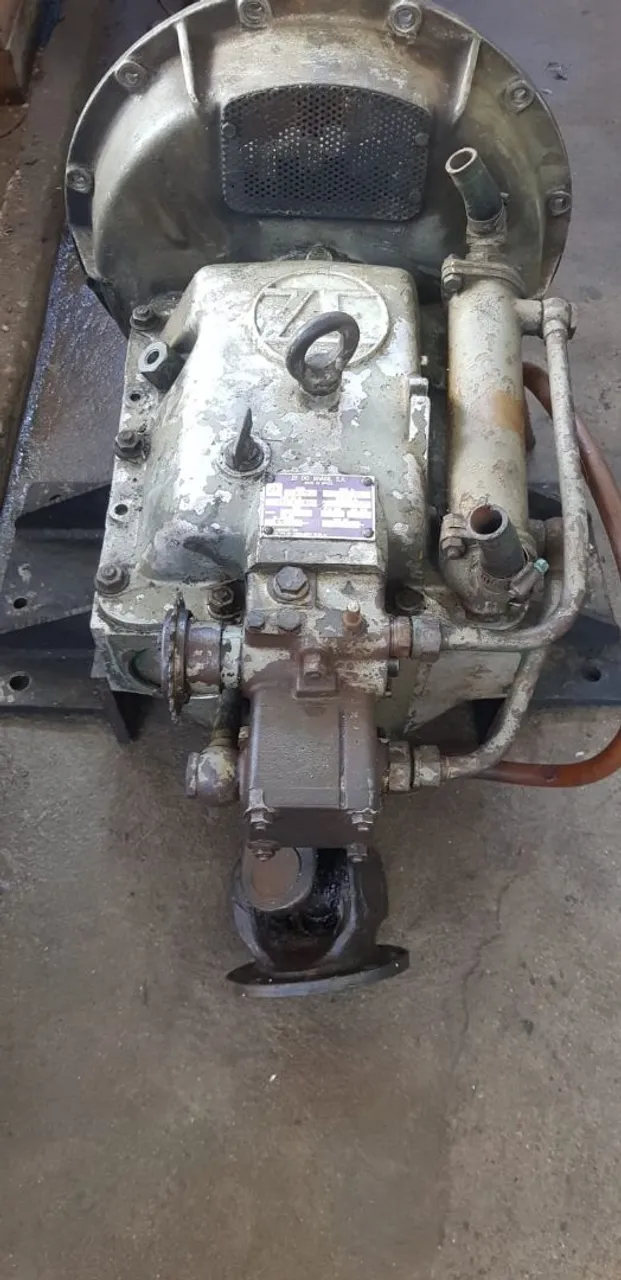 Reverssor 3x1 ZF com universal e acoplacao de borracha