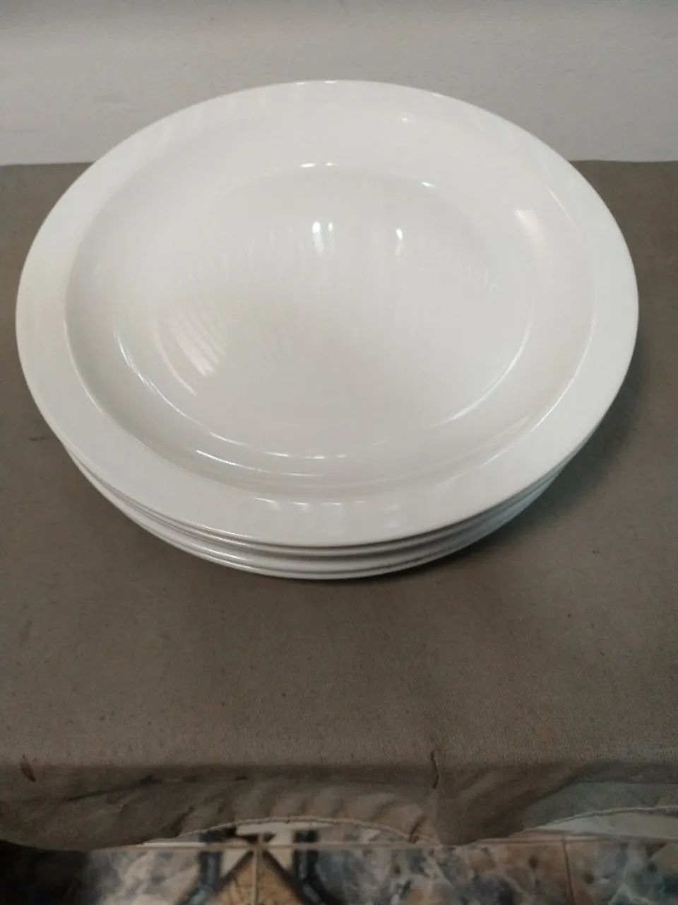 Kit c/ 5 Pratos para Refeição Rasos e Brancos - Foto 3