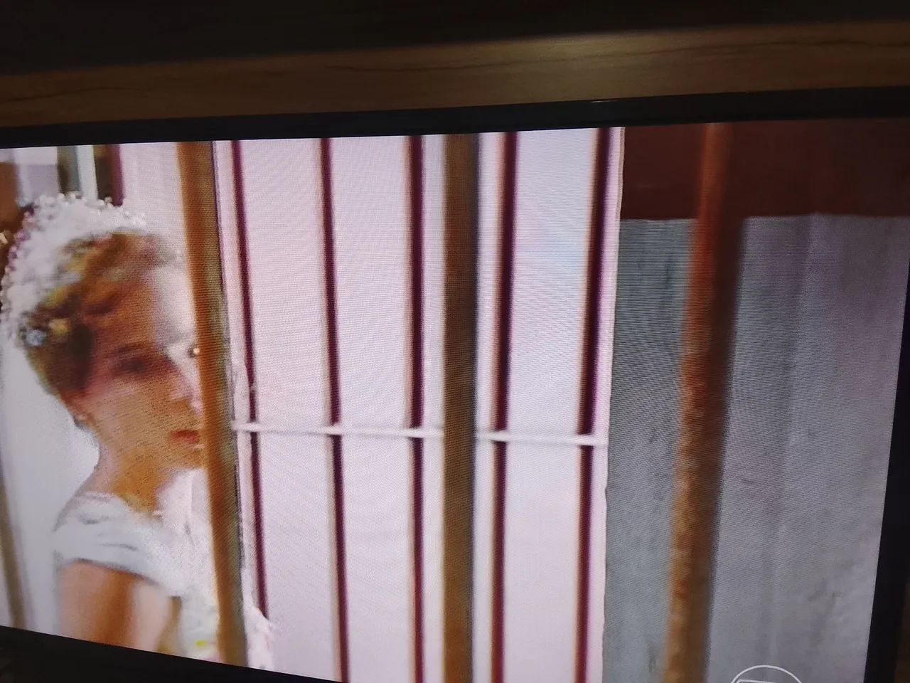 Vendo Tv smarth 32 polegadas - Foto 3