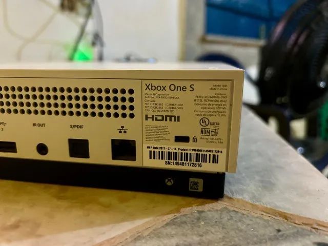 Xbox One S 500gb Branco (Apenas Console e Cabos) - Foto 2