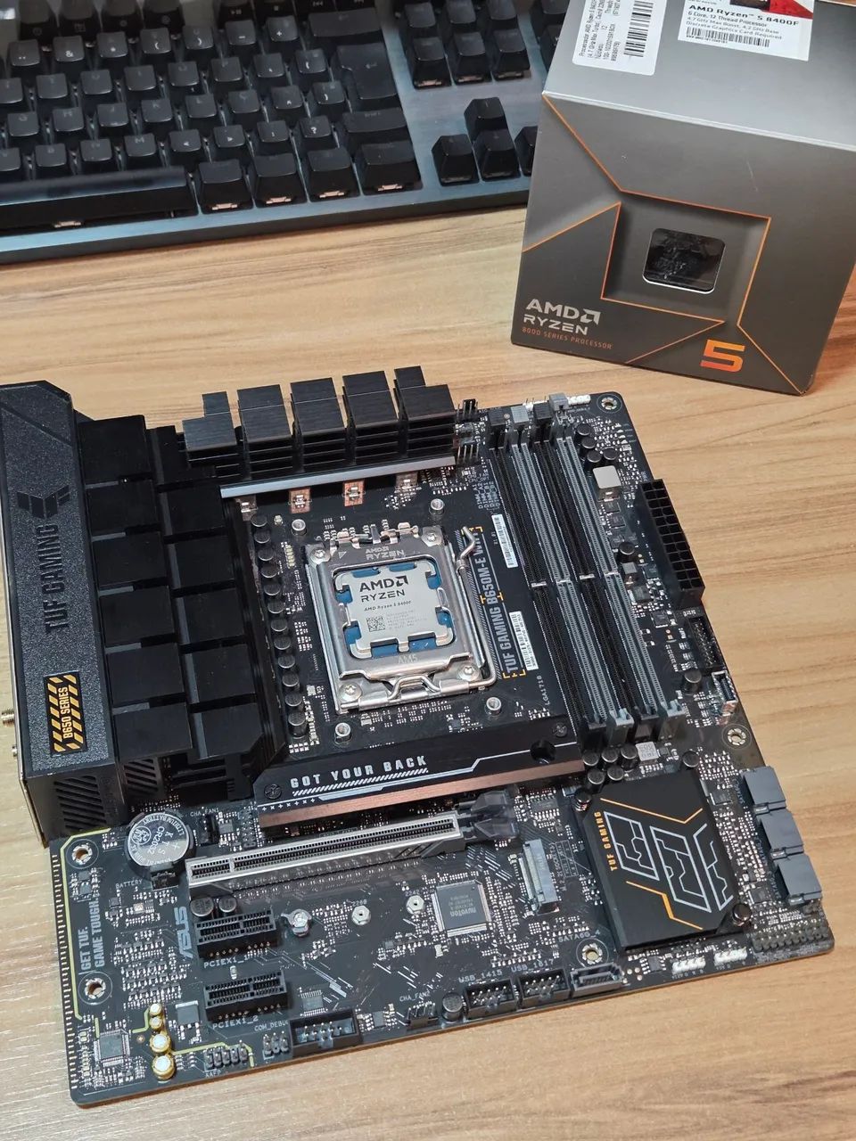 Kit ryzen 5 8400F + b650m - e wifi asus tuf - Foto 3