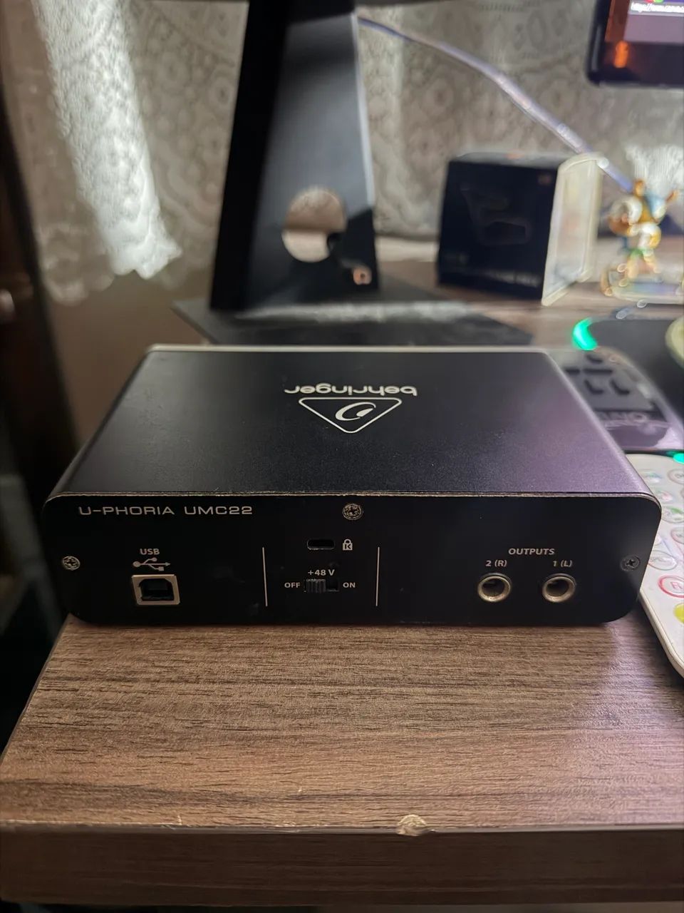 Kit Interface de Áudio - Behringer UMC22 + Shure SV200 - Foto 5