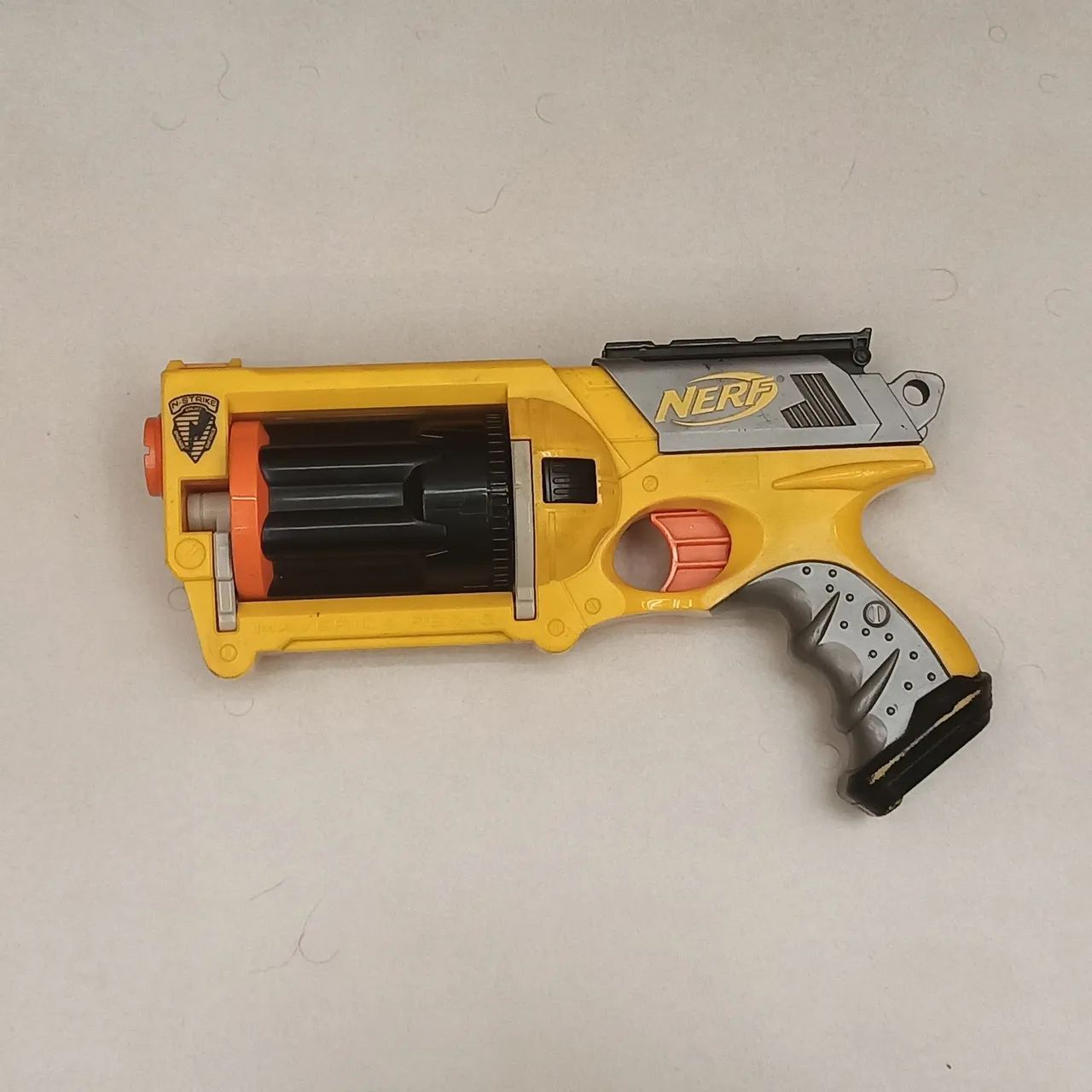 Nerf N-Strike Maverick REV-6