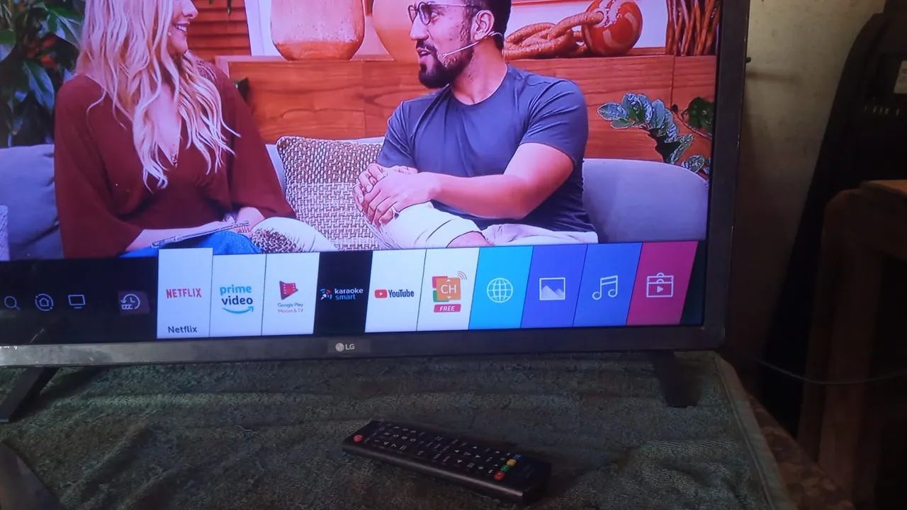 Vende-se uma TV LG 32 polegadas smart tudo funcionando