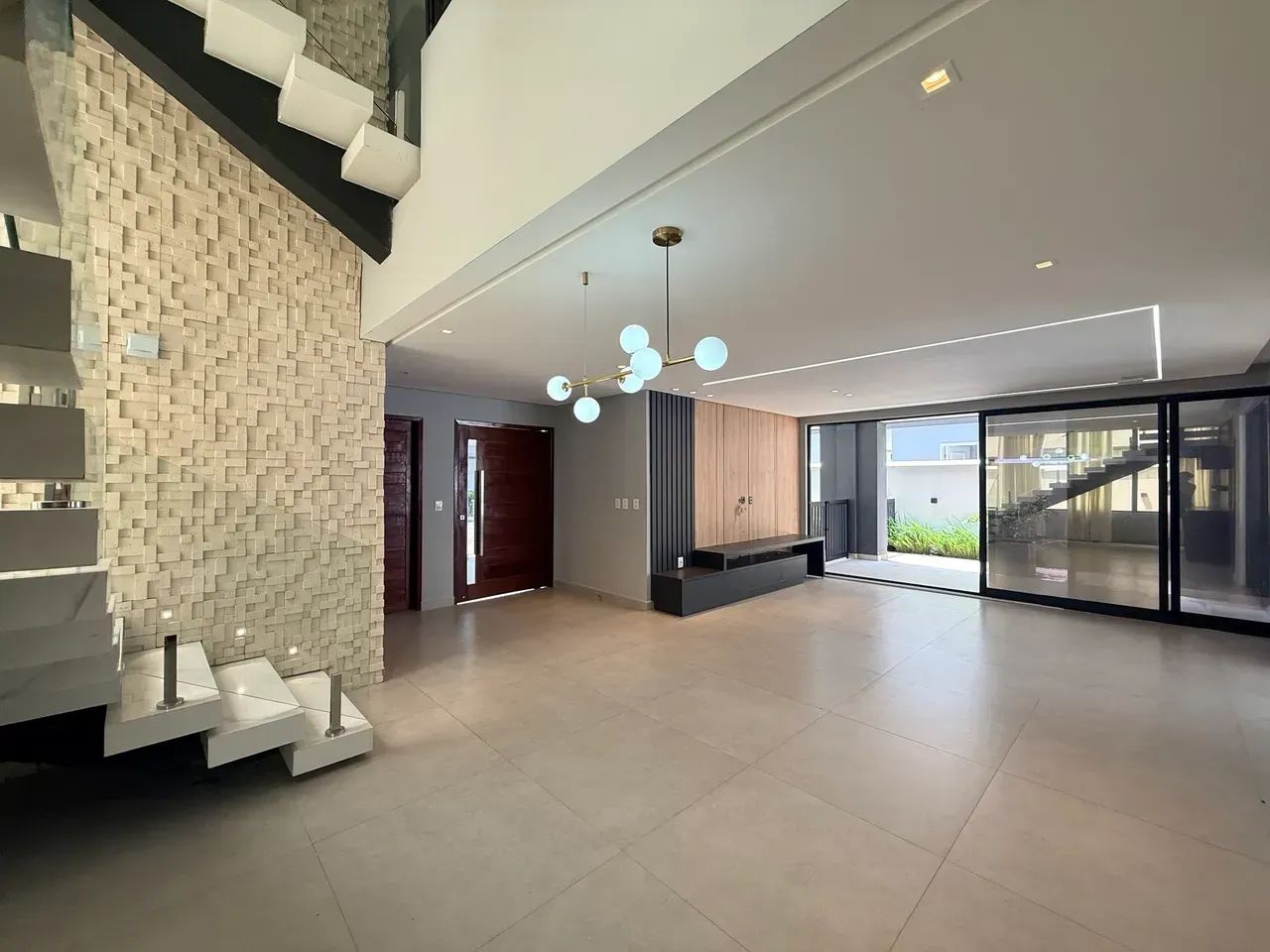 Casa de Luxo com 364m² | 4 Suítes | Piscina | Rooftop | Condomínio em  Intermares