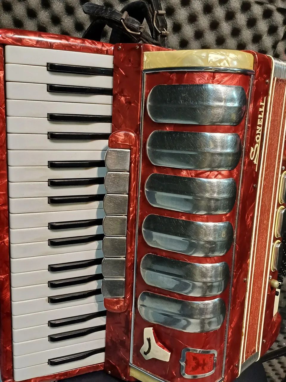 Acordeon Sonelli de 80 baixos afinada. - Foto 2