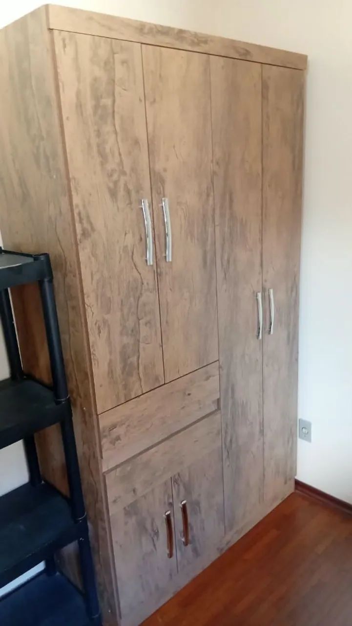 Guarda-Roupa de Solteiro 