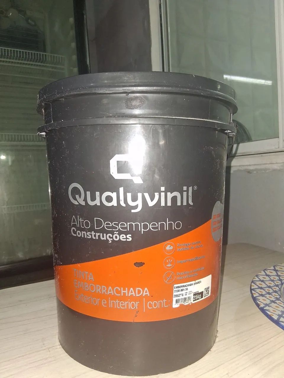 Tinta emborrachada Qualyvinil balde  branca