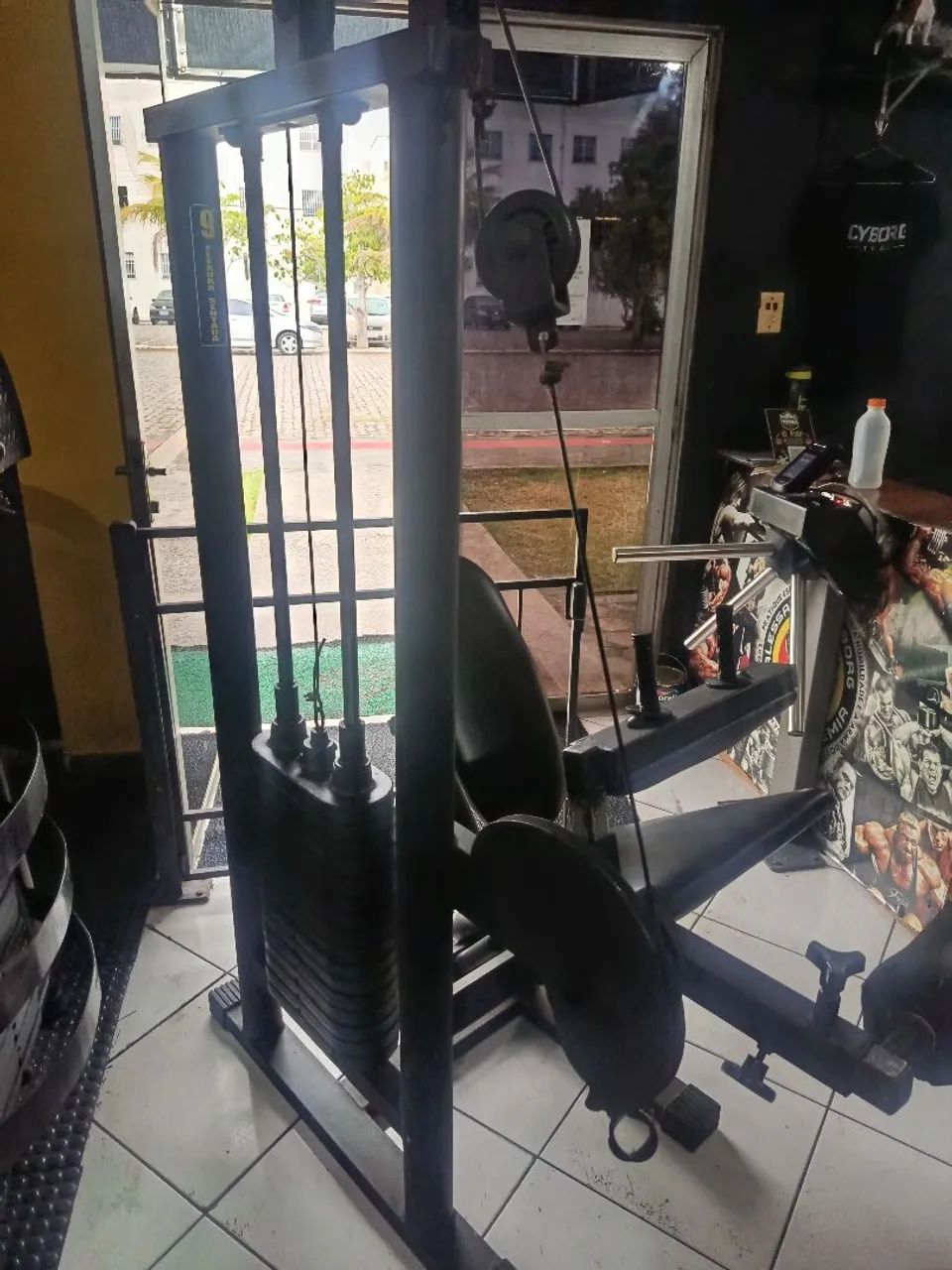 Vendo cadeira flexora para academia - Foto 4