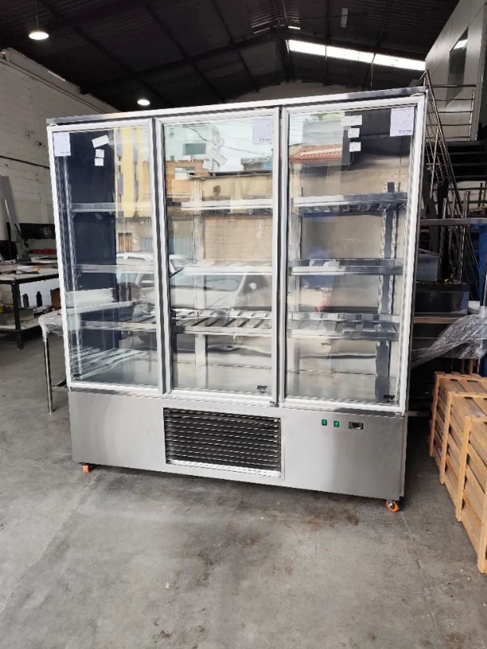 Expositor inox autosserviço resfriados 3 portas 1900×650×2080