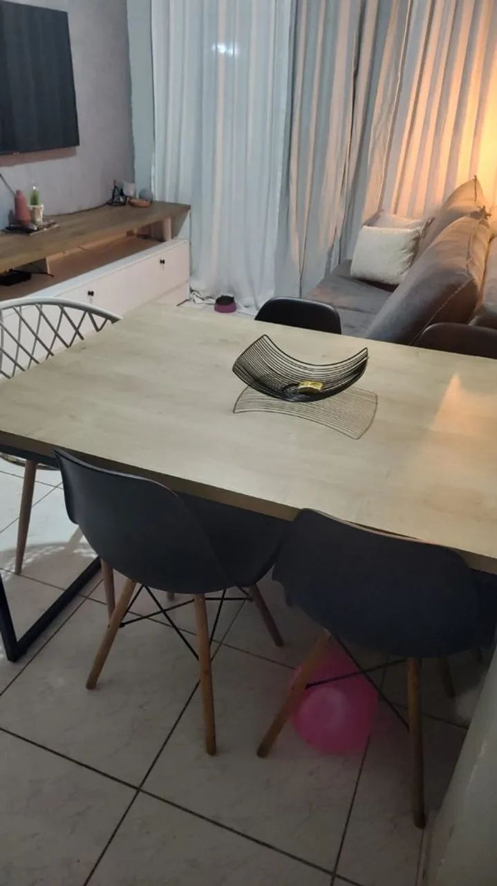 Mesa com cadeiras - Foto 2
