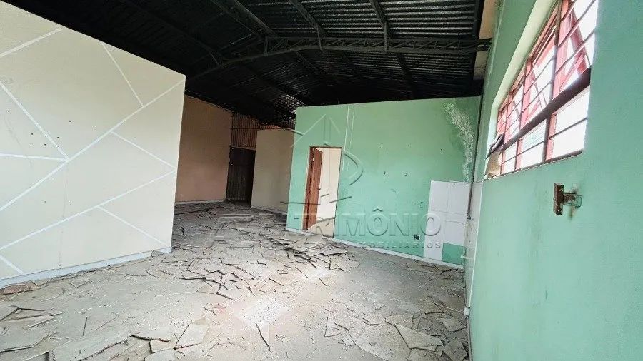 Barracão Comercial Amplo em Excelente Localização - Foto 6