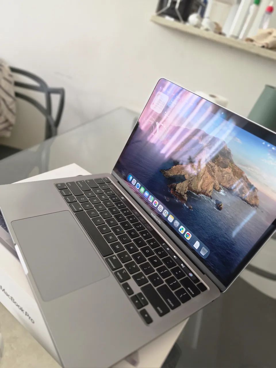 MacBook Pro 13-inch, M1. 256Gb 8Gb Ram Touchbar - Notebooks