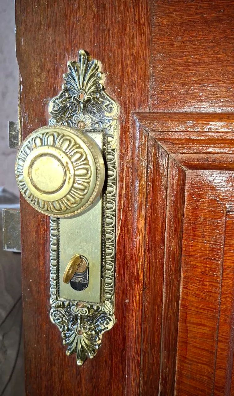 Porta de madeira de lei com Fechadura e Dobradiças em Bronze - Foto 6