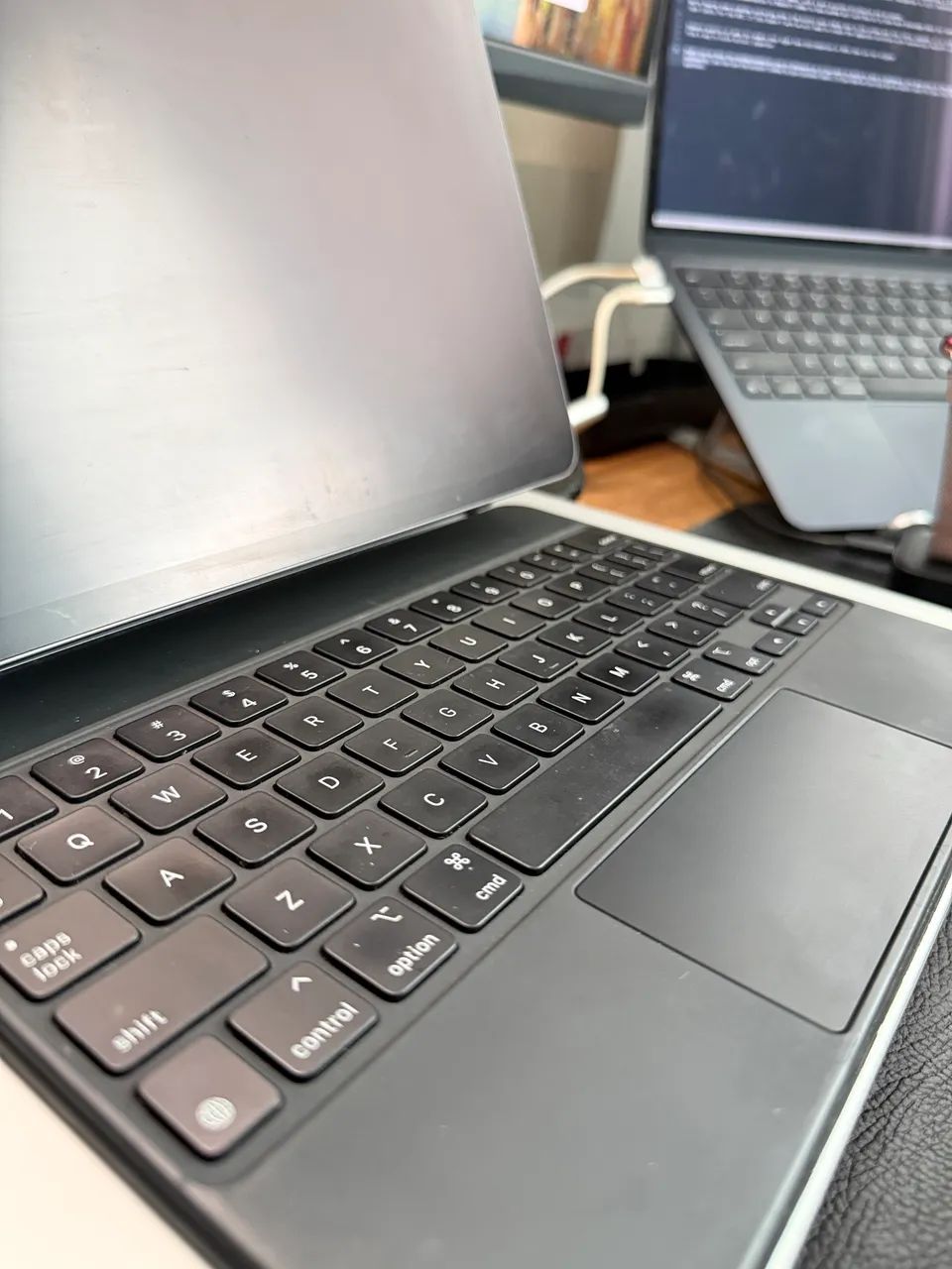 iPad Pro 11 pol (2ª Ger) 128GB + Magic Keyboard Original + Caixa e Acessórios - Foto 3