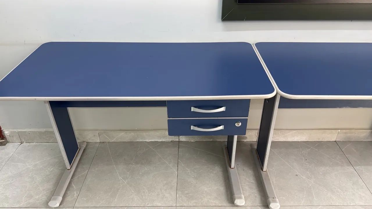 Vendo móveis de imobiliária 