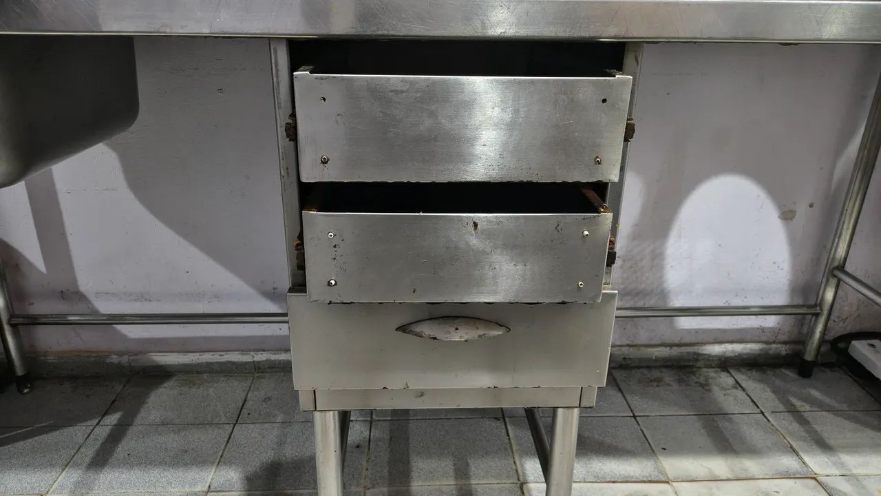 Vendo bancada 2,10 com cuba funda  - Foto 5