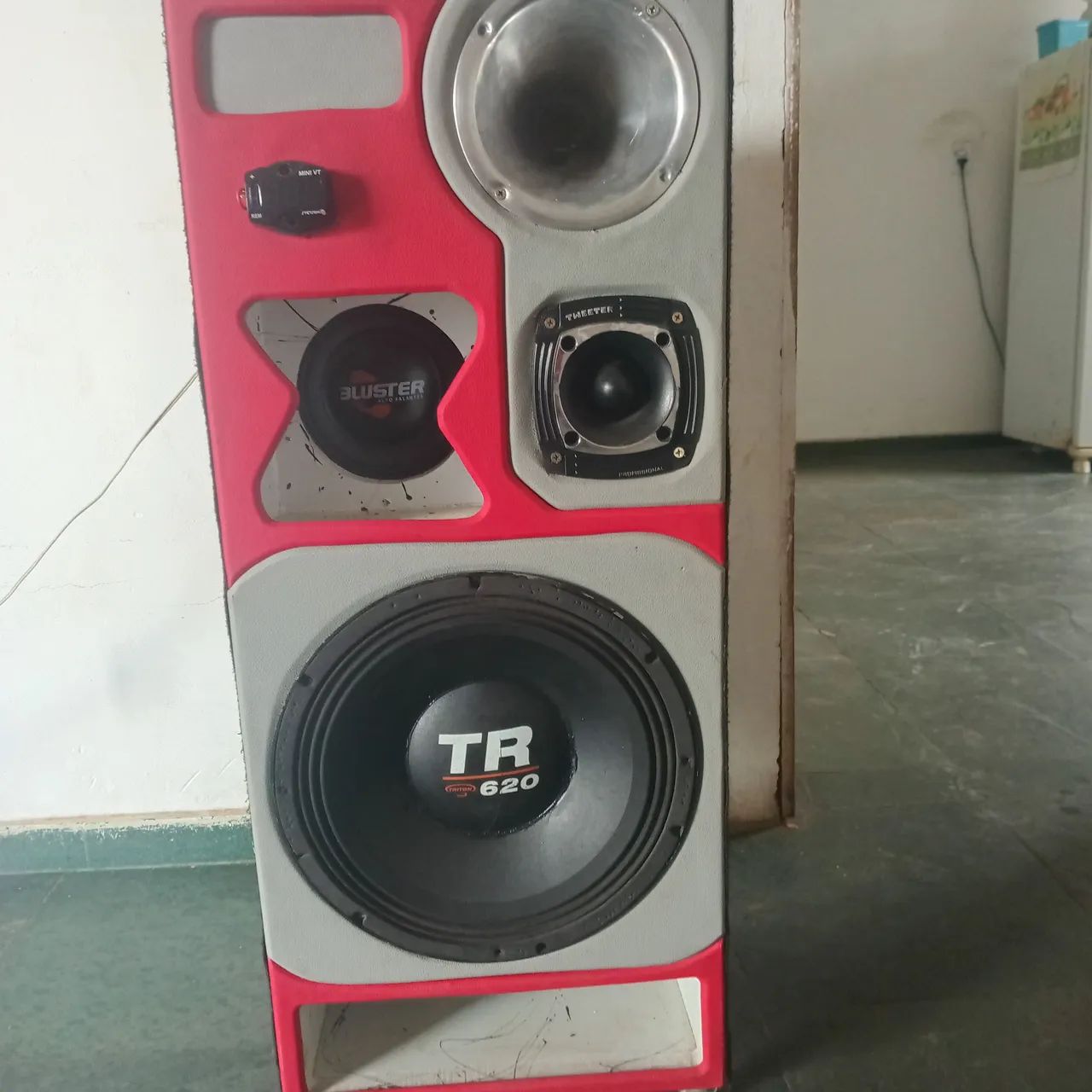 Caixa de som automotivo 