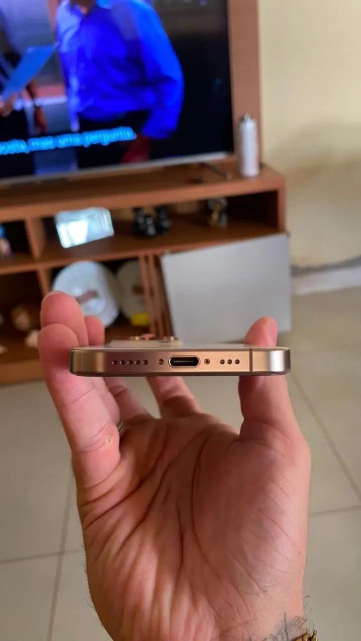 IPHONE 16 PRO  - Foto 3