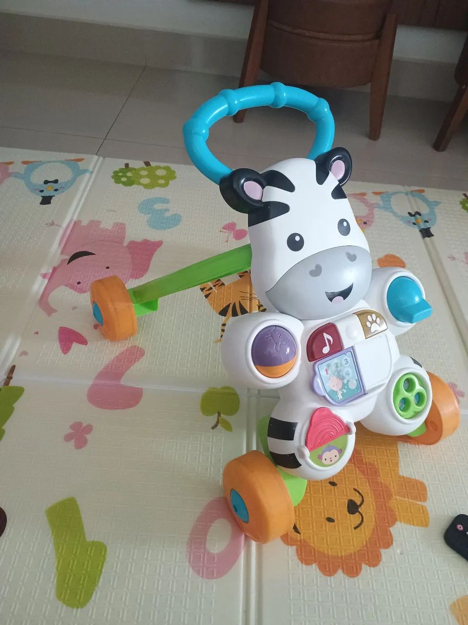 Desapego Banheira com suporte e andador.