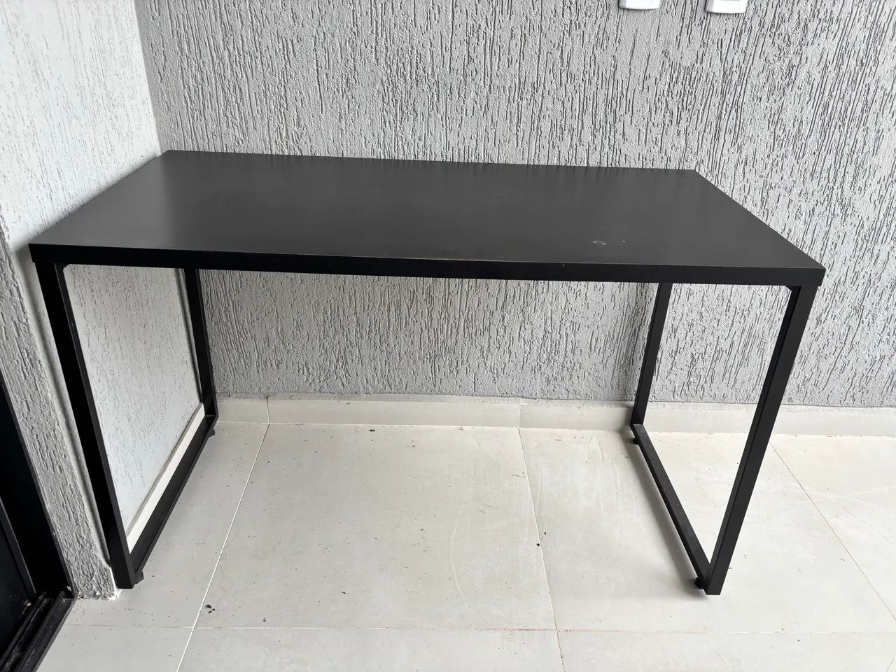 Mesa de escritório preta - Foto 3