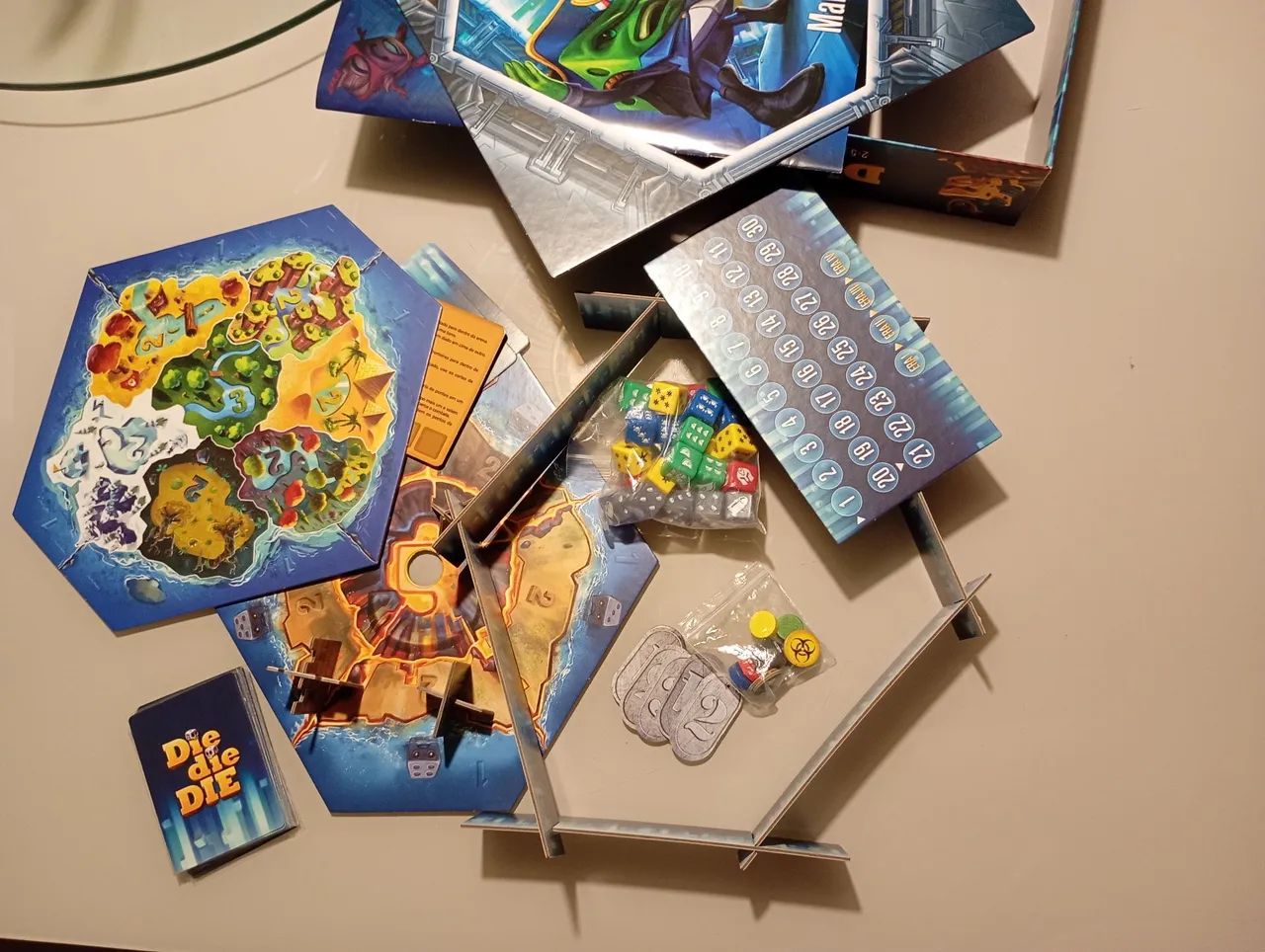 jogo de tabuleiro "die die die" - Foto 5