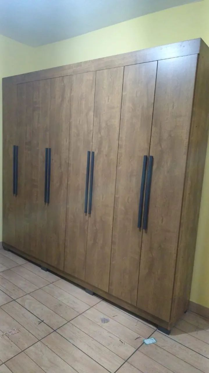 Guarda Roupas 8 portas