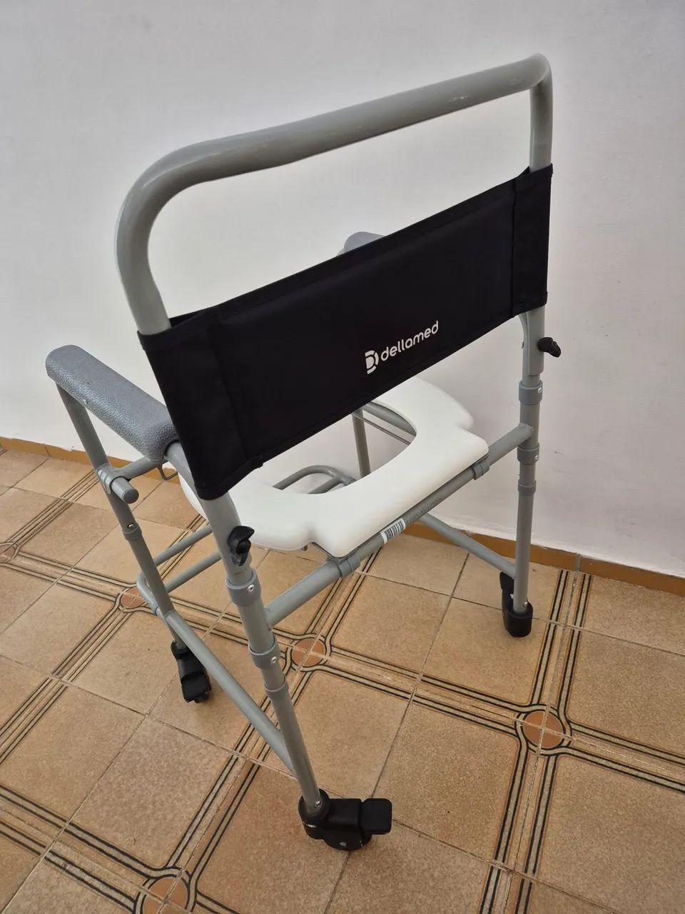 Cadeira higiênica nova - Foto 3